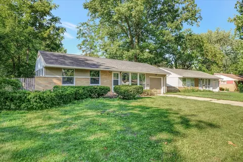 1120 W Eureka St, Champaign, IL 61821 photo 2