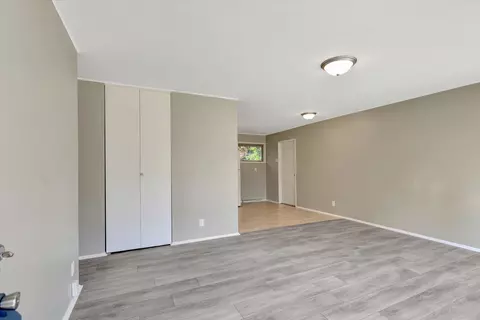 1120 W Eureka St, Champaign, IL 61821 photo 4