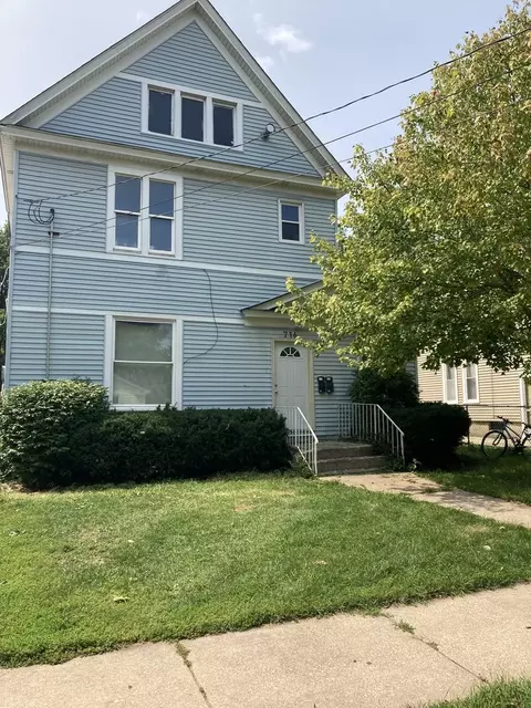 716 N View St, Aurora, IL 60506