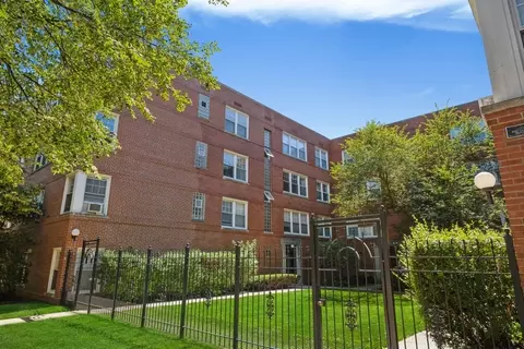 2437 W Farragut Ave #2A, Chicago, IL 60625
