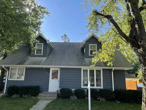 418 Douglas St, Oswego, IL 60543