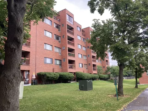 3801 Appian Way #602, Glenview, IL 60025