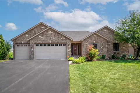 1143 Grace Dr, Yorkville, IL 60560