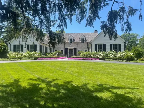 1120 Elm Tree Rd, Lake Forest, IL 60045