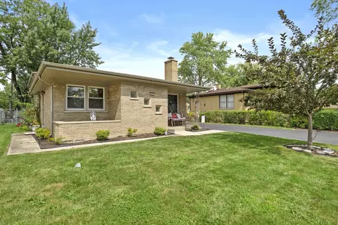 65 Terry Ct, Chicago Heights, IL 60411