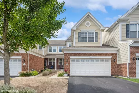 1160 Falcon Ridge Dr, Elgin, IL 60124