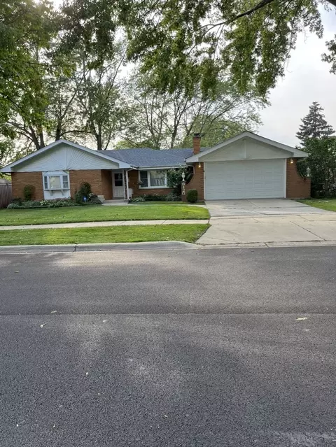 6120 Lane Pl, Downers Grove, IL 60516