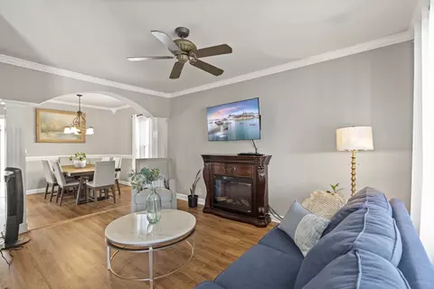 727 S River St, Aurora, IL 60506 photo 5