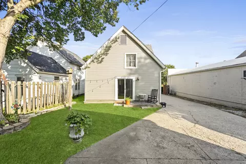 727 S River St, Aurora, IL 60506 photo 2