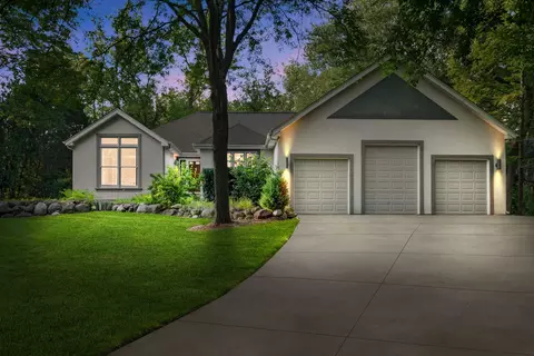 2410 Crystal Way, Crystal Lake, IL 60012