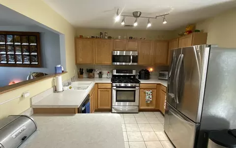 861 Symphony Dr, Aurora, IL 60504 photo 4