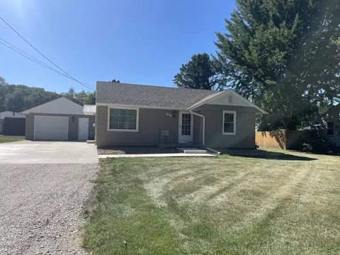 206 Prairie St, Spring Valley, IL 61362 photo 2