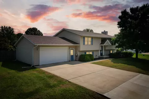101 Mallard Dr, Downs, IL 61736 photo 1