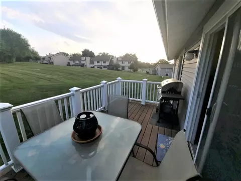 600 Devonshire Ct #C, Mchenry, IL 60050 photo 3