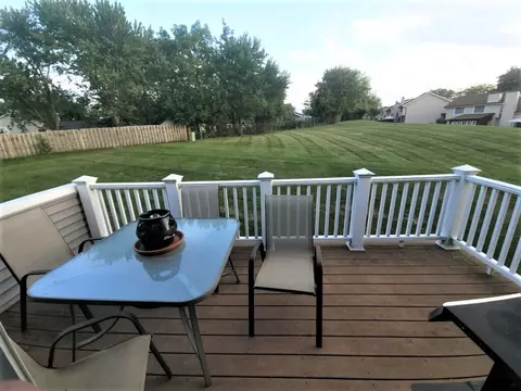 600 Devonshire Ct #C, Mchenry, IL 60050 photo 2