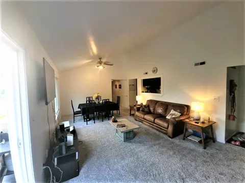 600 Devonshire Ct #C, Mchenry, IL 60050 photo 8