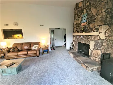 600 Devonshire Ct #C, Mchenry, IL 60050 photo 7