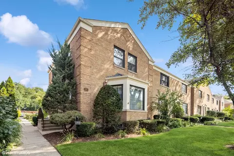 193 Fellows Ct, Elmhurst, IL 60126