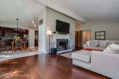 26 Graymoor Ln, Olympia Fields, IL 60461 photo 3