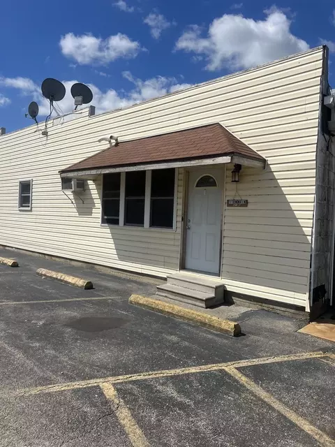 110 W Main St, Royal, IL 61871