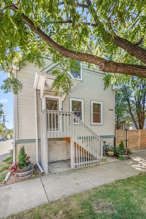 7542 Dixon St, Forest Park, IL 60130