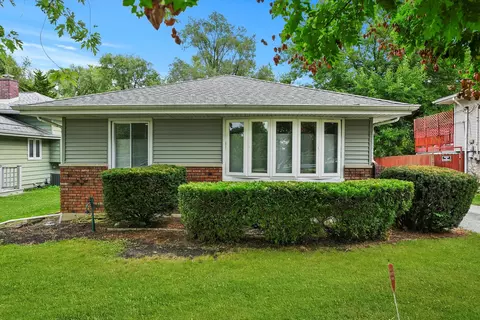 3803 Williams St, Westmont, IL 60559