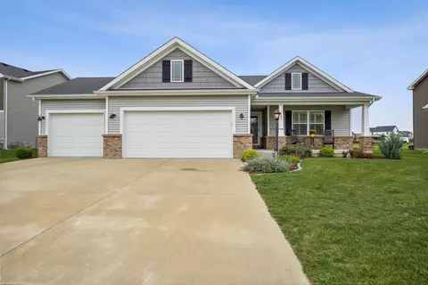 1407 Fieldstone Dr, Savoy, IL 61874