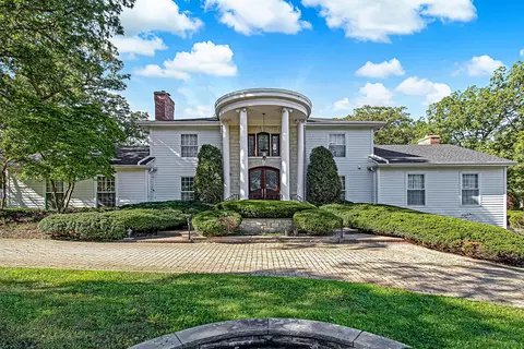 6116 S County Line Rd, Burr Ridge, IL 60527