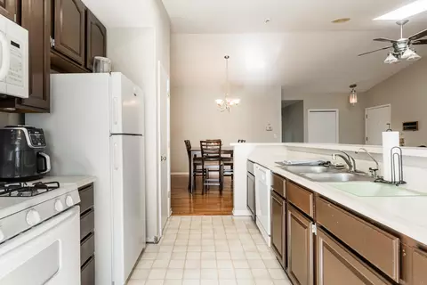 805 N Walnut St #2A, Itasca, IL 60143 photo 9