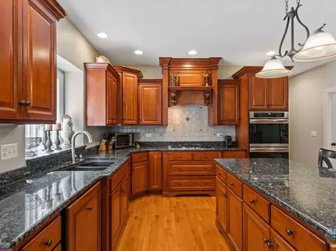 2227 Bilter Rd, Aurora, IL 60502 photo 14