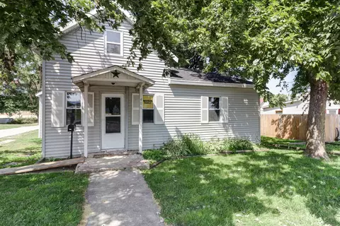 406 N Prairie St, Tuscola, IL 61953