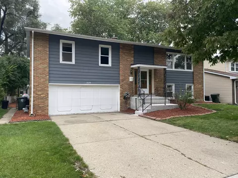 1420 S Birch Dr, Mount Prospect, IL 60056