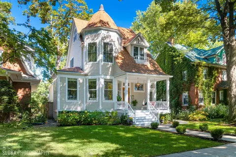 244 Laurel Ave, Wilmette, IL 60091