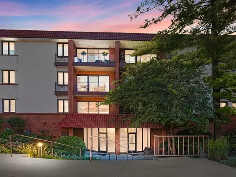2046 Saint Johns Ave #3D, Highland Park, IL 60035