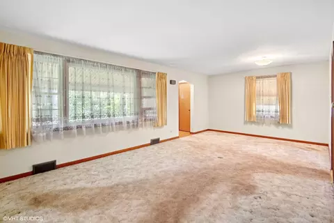 7128 Wolf Rd, Burr Ridge, IL 60527 photo 4