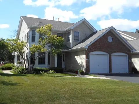 527 Bradbury Ln, Geneva, IL 60134