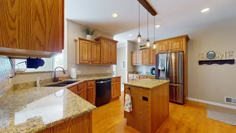 800 Madison Ave, Mchenry, IL 60050 photo 9