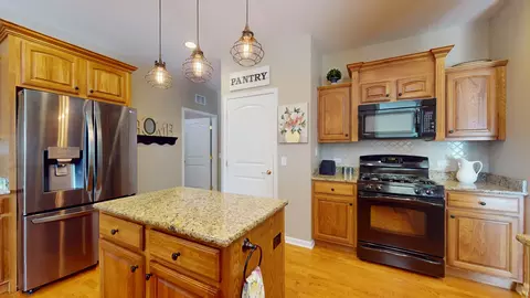 800 Madison Ave, Mchenry, IL 60050 photo 12