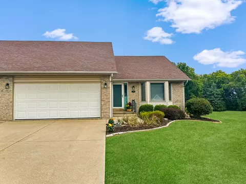 2204 Hillside Ct #10, Freeport, IL 61032