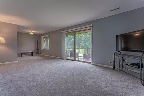 209 E Irving Park Rd #2S, Itasca, IL 60143 photo 2