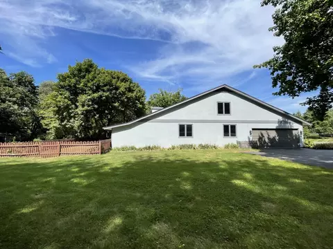 6123 Deepwood Dr, Cherry Valley, IL 61016 photo 9