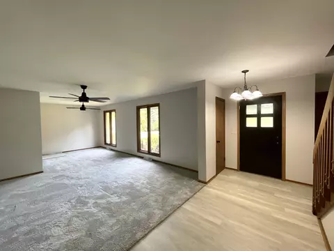 6123 Deepwood Dr, Cherry Valley, IL 61016 photo 4