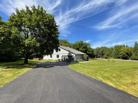 6123 Deepwood Dr, Cherry Valley, IL 61016 photo 8