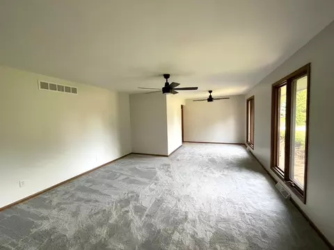 6123 Deepwood Dr, Cherry Valley, IL 61016 photo 5