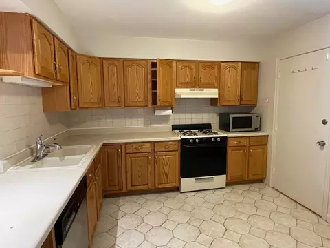 8876 Golf Rd #1D, Des Plaines, IL 60016 photo 7