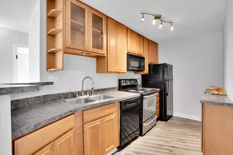 5550 Astor Ln #315, Rolling Meadows, IL 60008 photo 10