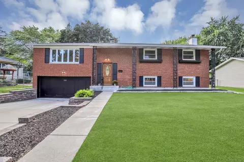 552 N Williams Dr, Palatine, IL 60074