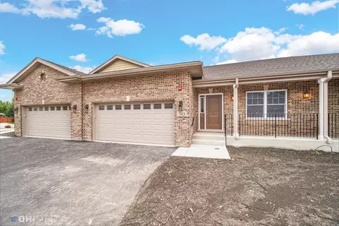 529 Woodland Ct N, Addison, IL 60101