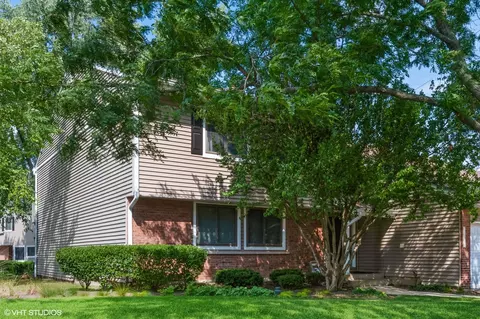 984 Hidden Lake Dr #984, Buffalo Grove, IL 60089