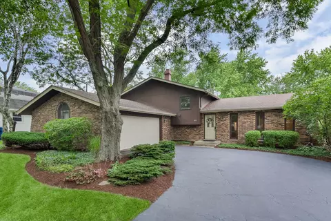 65 Redstart Rd, Naperville, IL 60565